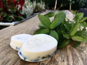 Naturseifen, mit eigener Pfefferminze, biologischer Anbau, ohne Palmöl, Natürliche Seife selber machen mit Herz